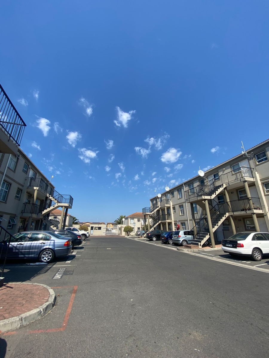2 Bedroom Property for Sale in Guldenland Western Cape